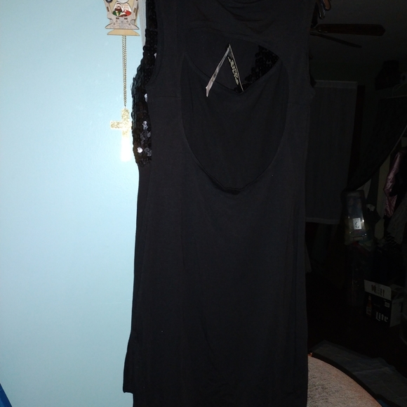 Dress - Picture 3 of 5